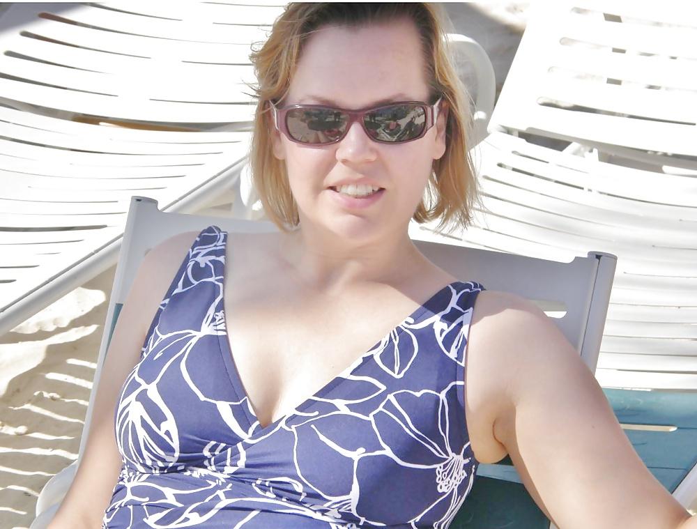 25P Please cum on Blonde MILF