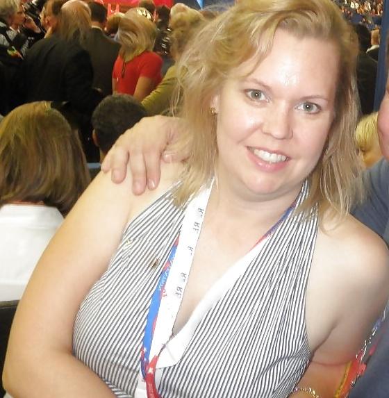 25P Please cum on Blonde MILF
