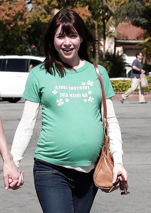 25P Alyson hannigan pregnant
