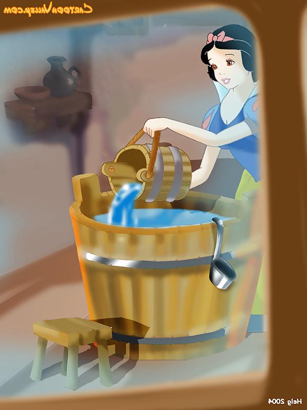 10P Snow White In The Bath