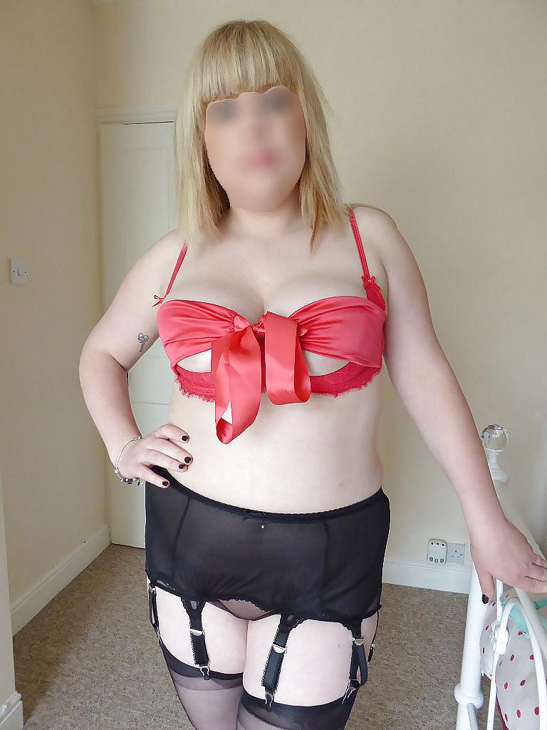 14P Retro black panties with red open bra