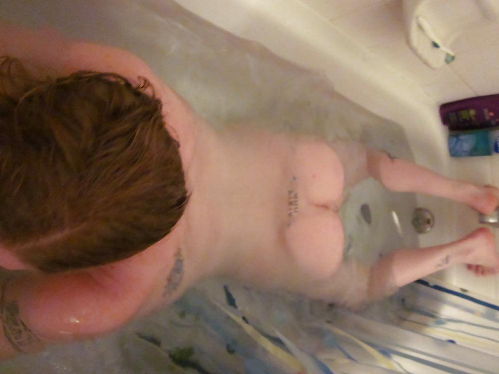 25P I let my hubbys friend take pics of me(Baby) in bath