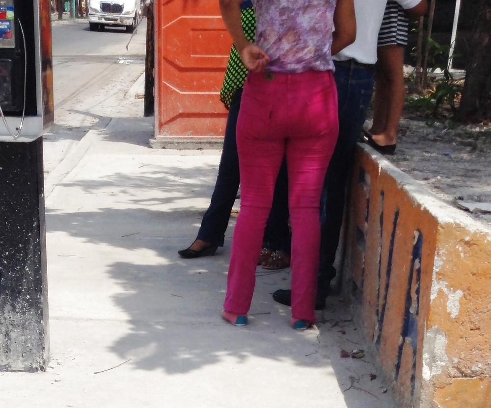 7P Mexicana-Culo jovencito esperando camion