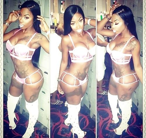 25P Strippers Lockers Room 2 - Vestiaires Strippers