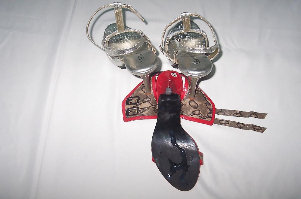 6P HEEL SHOE BRA. Cumshot Heel Shoe Bra