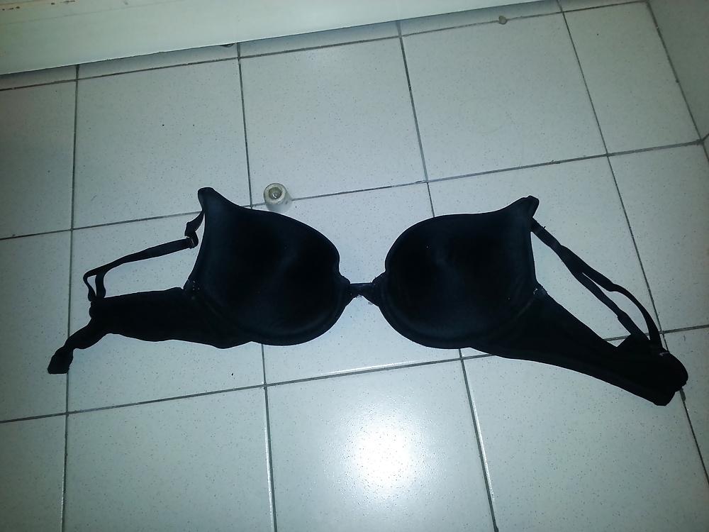 17P My 24 Cousin Green Etam Bra and Black Secret Possessions Bra