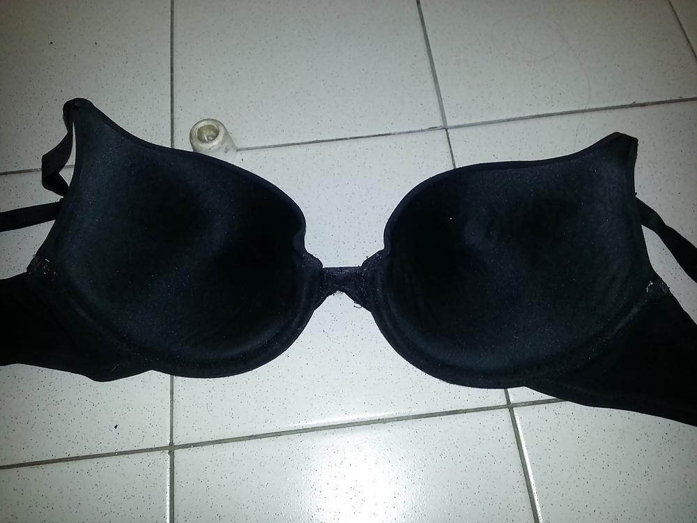 17P My 24 Cousin Green Etam Bra and Black Secret Possessions Bra