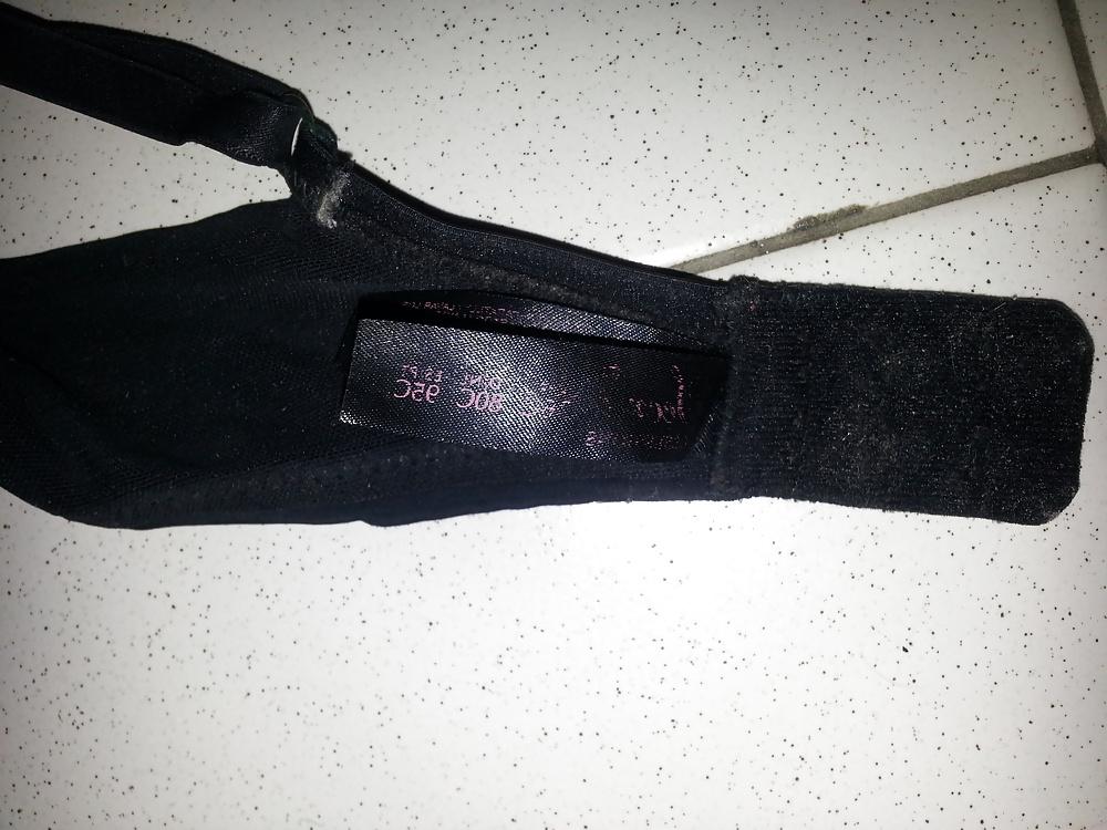 17P My 24 Cousin Green Etam Bra and Black Secret Possessions Bra