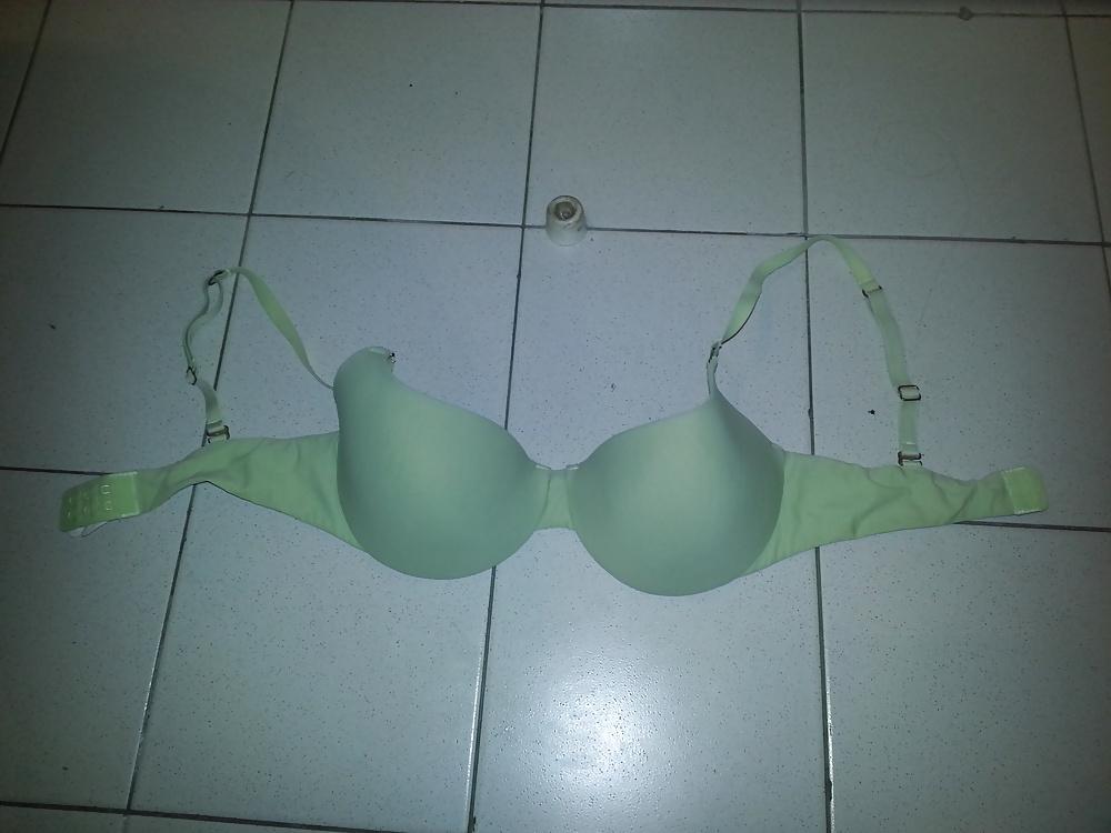 17P My 24 Cousin Green Etam Bra and Black Secret Possessions Bra