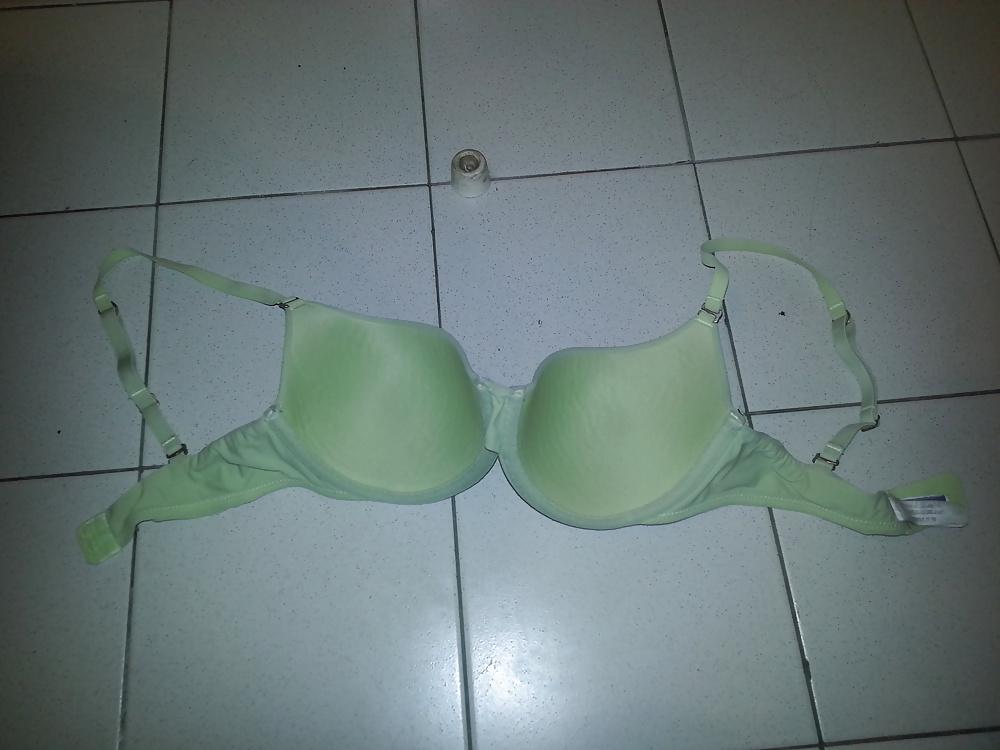 17P My 24 Cousin Green Etam Bra and Black Secret Possessions Bra