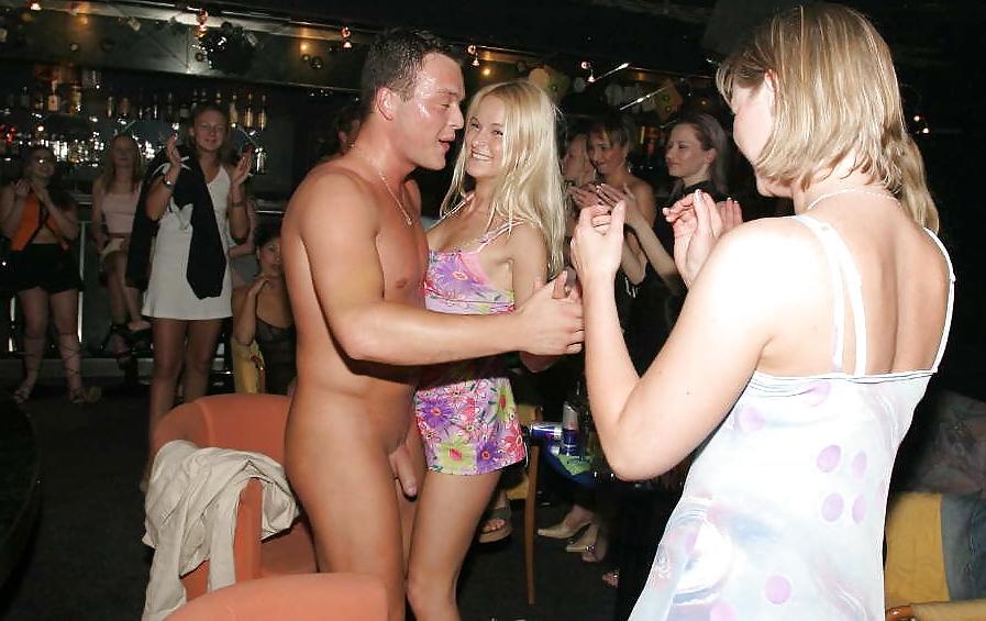 18P CFNM Strippers