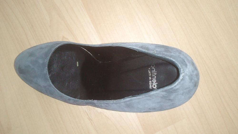 7P Cum on heels