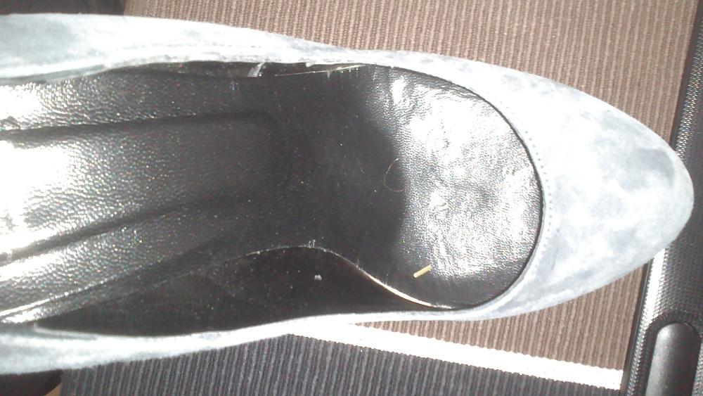 7P Cum on heels