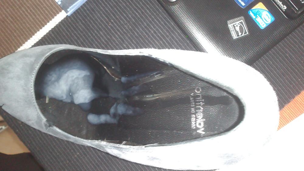 7P Cum on heels
