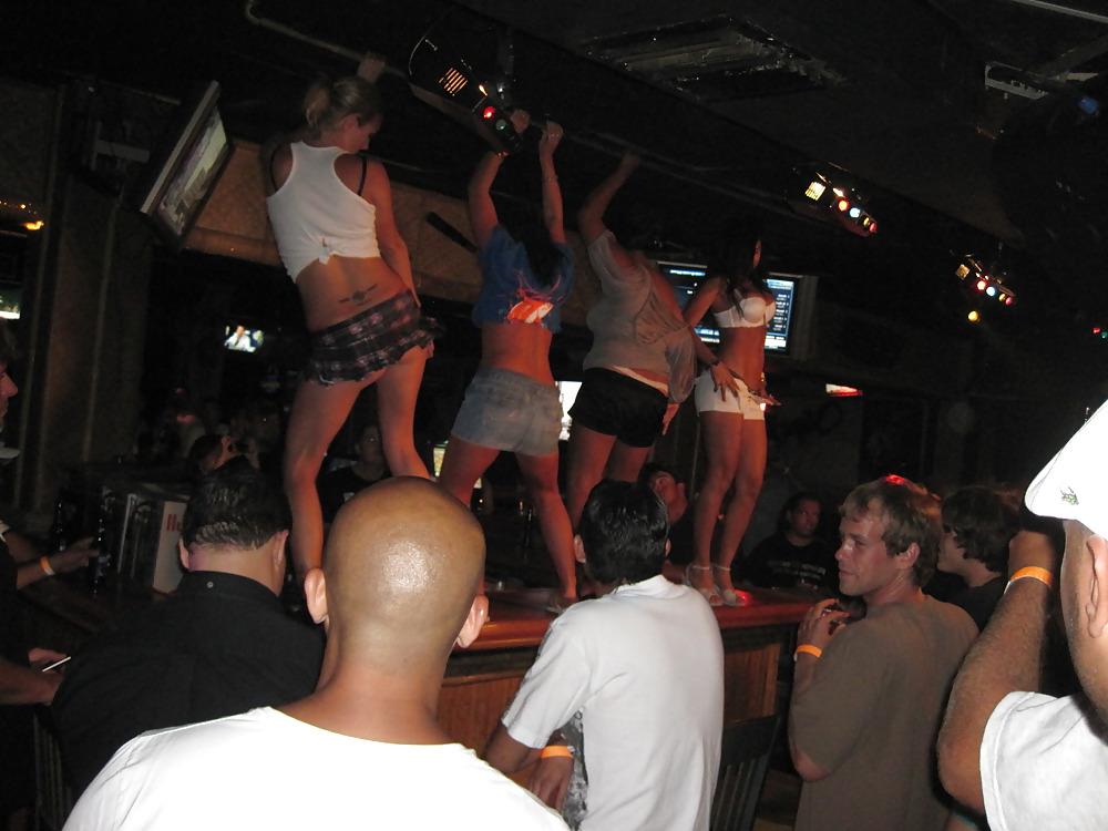 10P Dancing on the bar