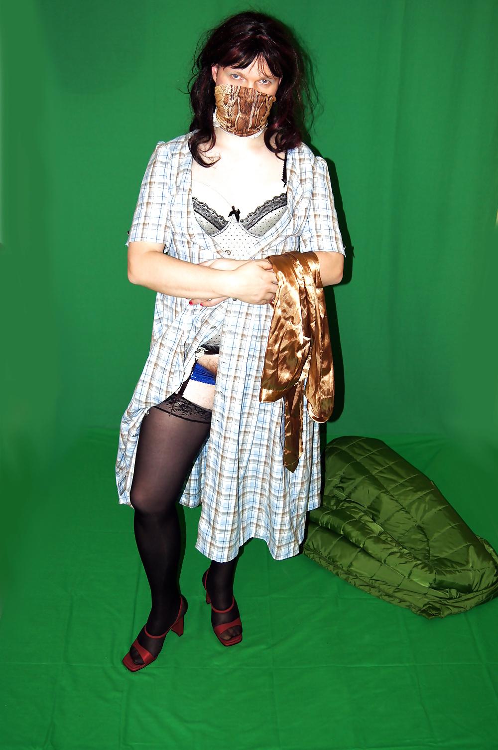 8P Tgirl with Dirndl under the green Jacket