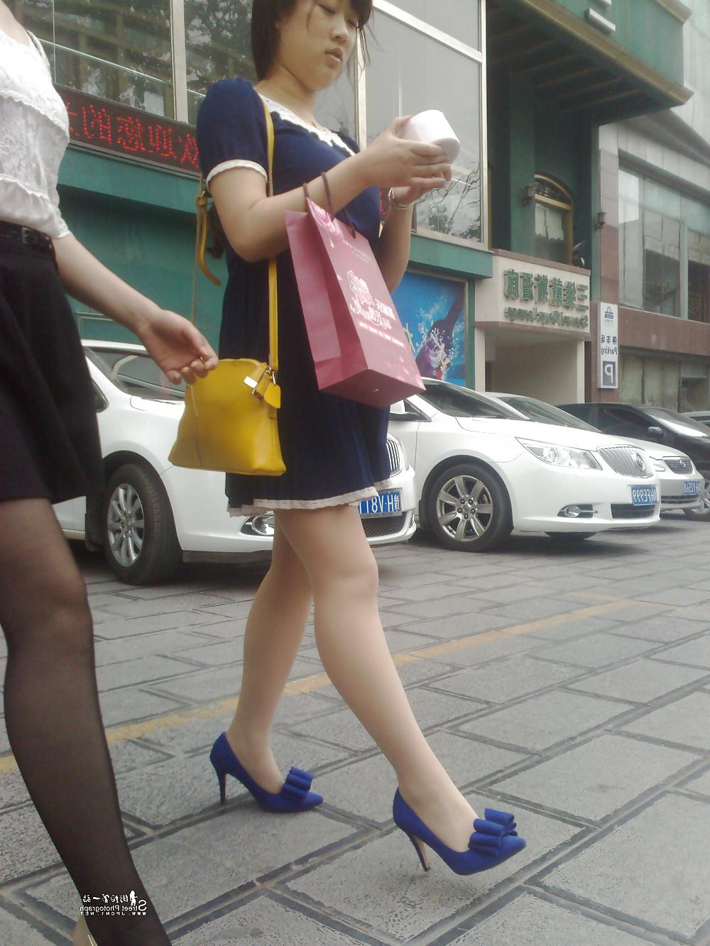 25P Have to cum on their legs and pantyhose