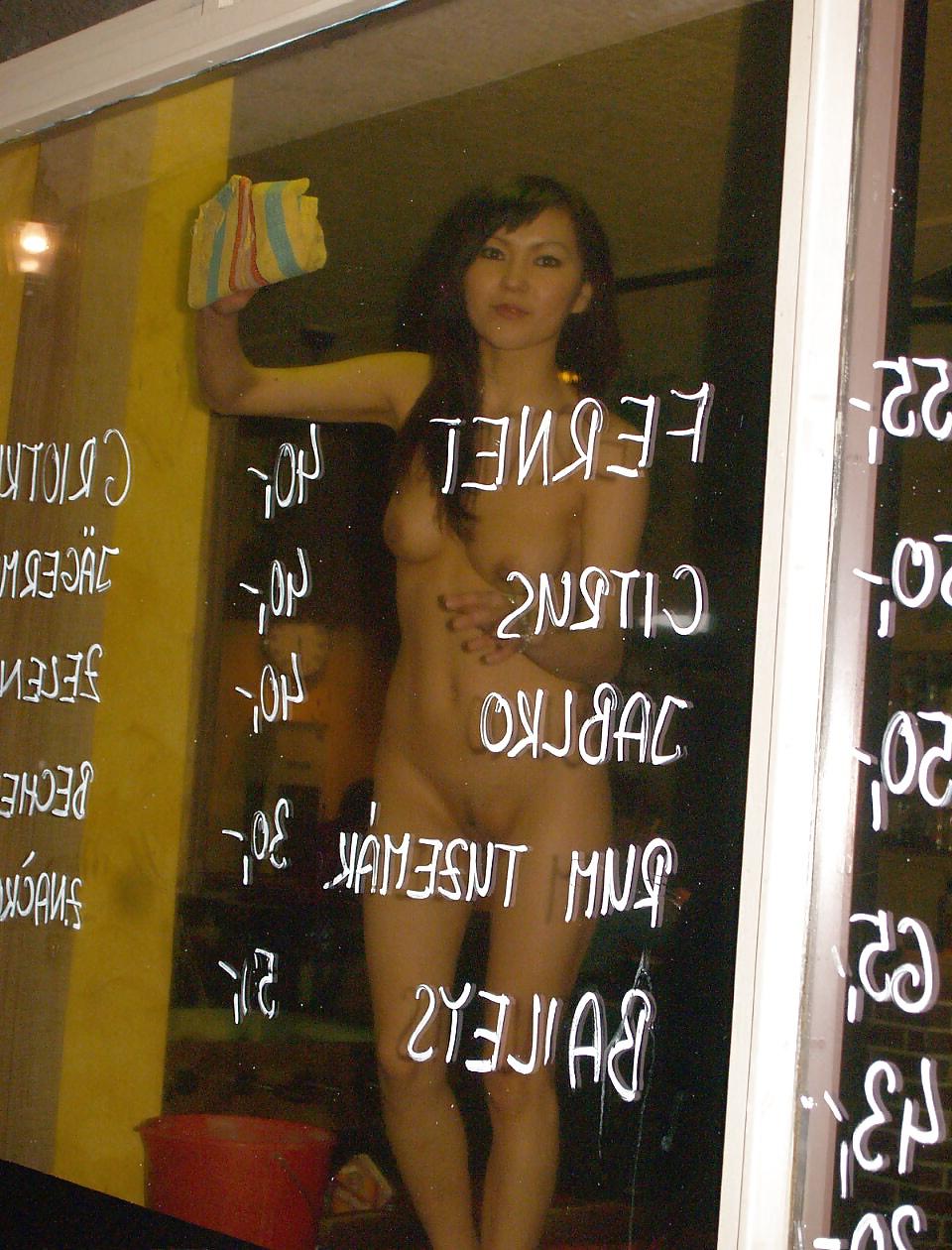 25P Wife naked tidying her bar