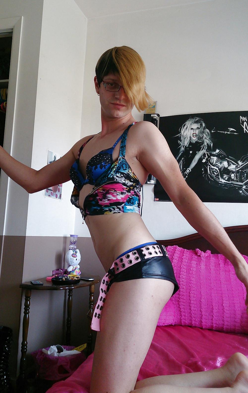 11P Un strip-tease dezipper hihi