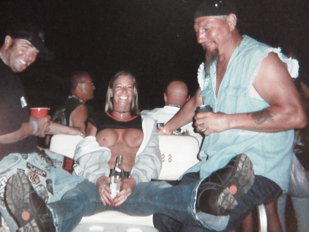 25P More biker party pics