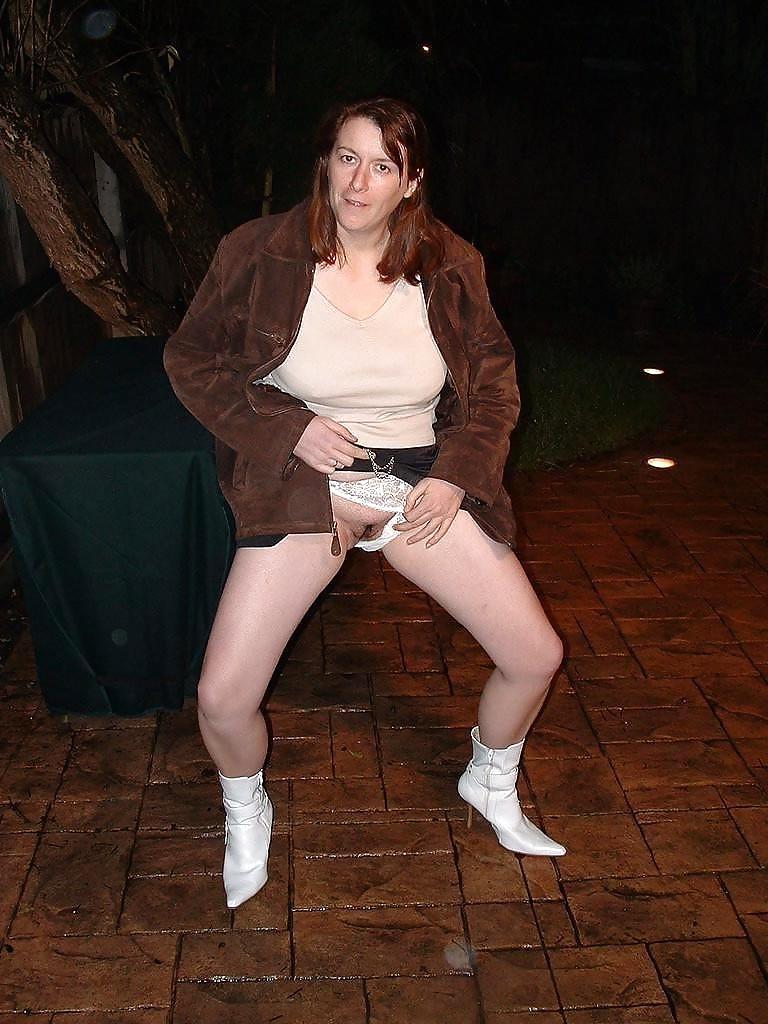 25P Kristy Shows Her Cunt