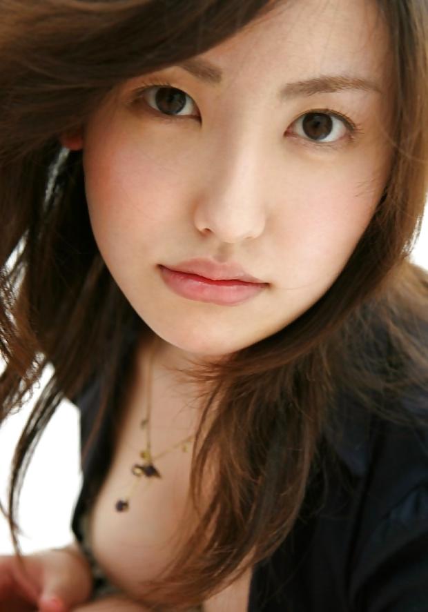 19P Japanese girl nude