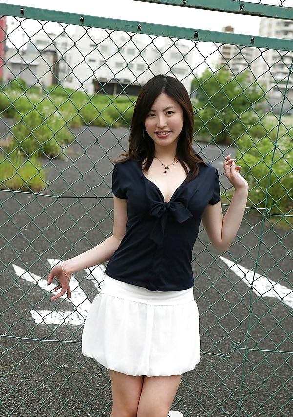 19P Japanese girl nude