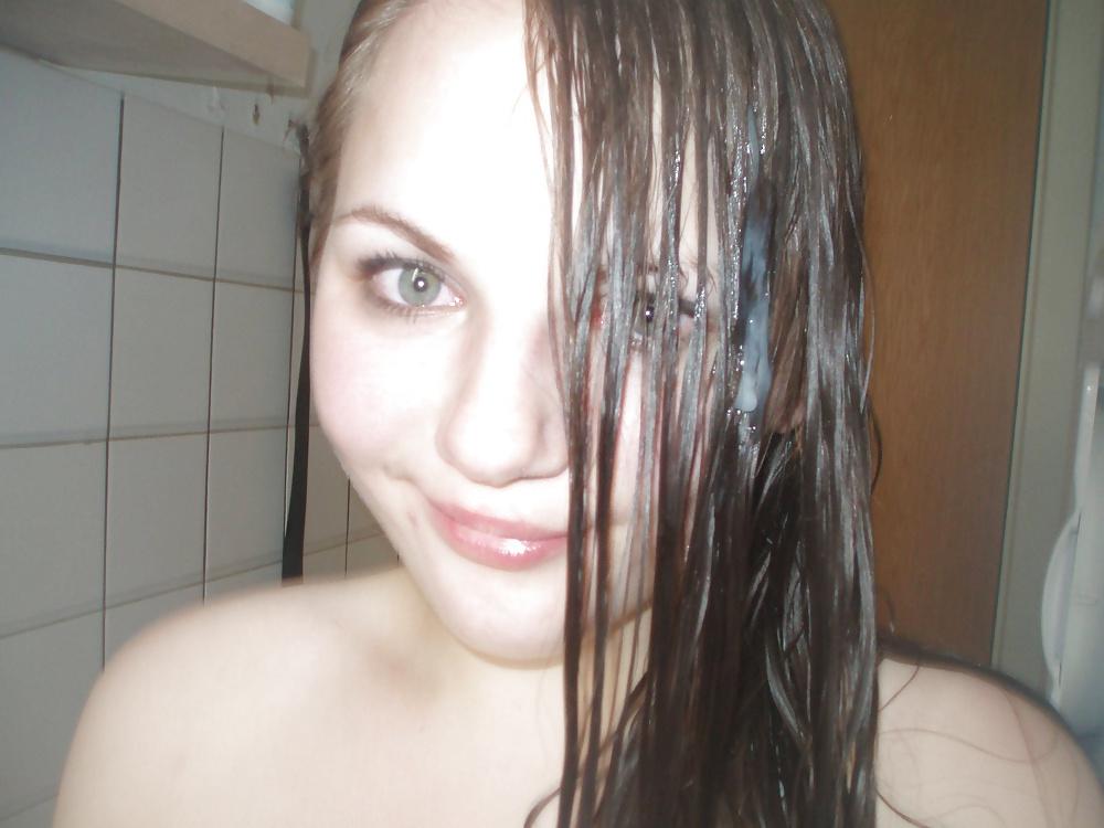 25P Facial brunette