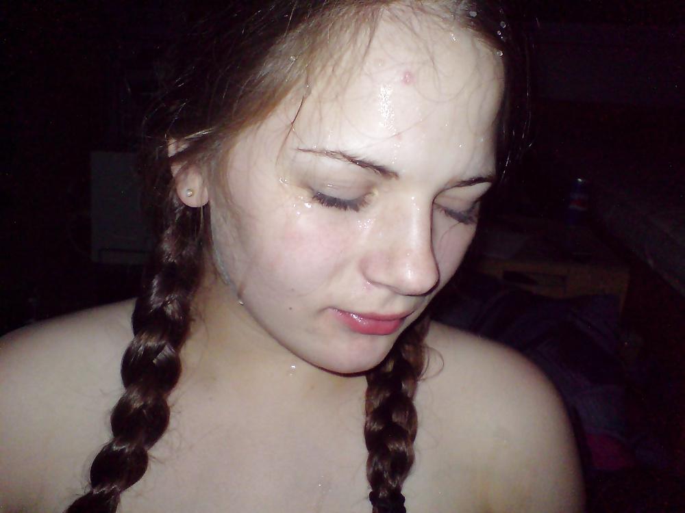 25P Facial brunette