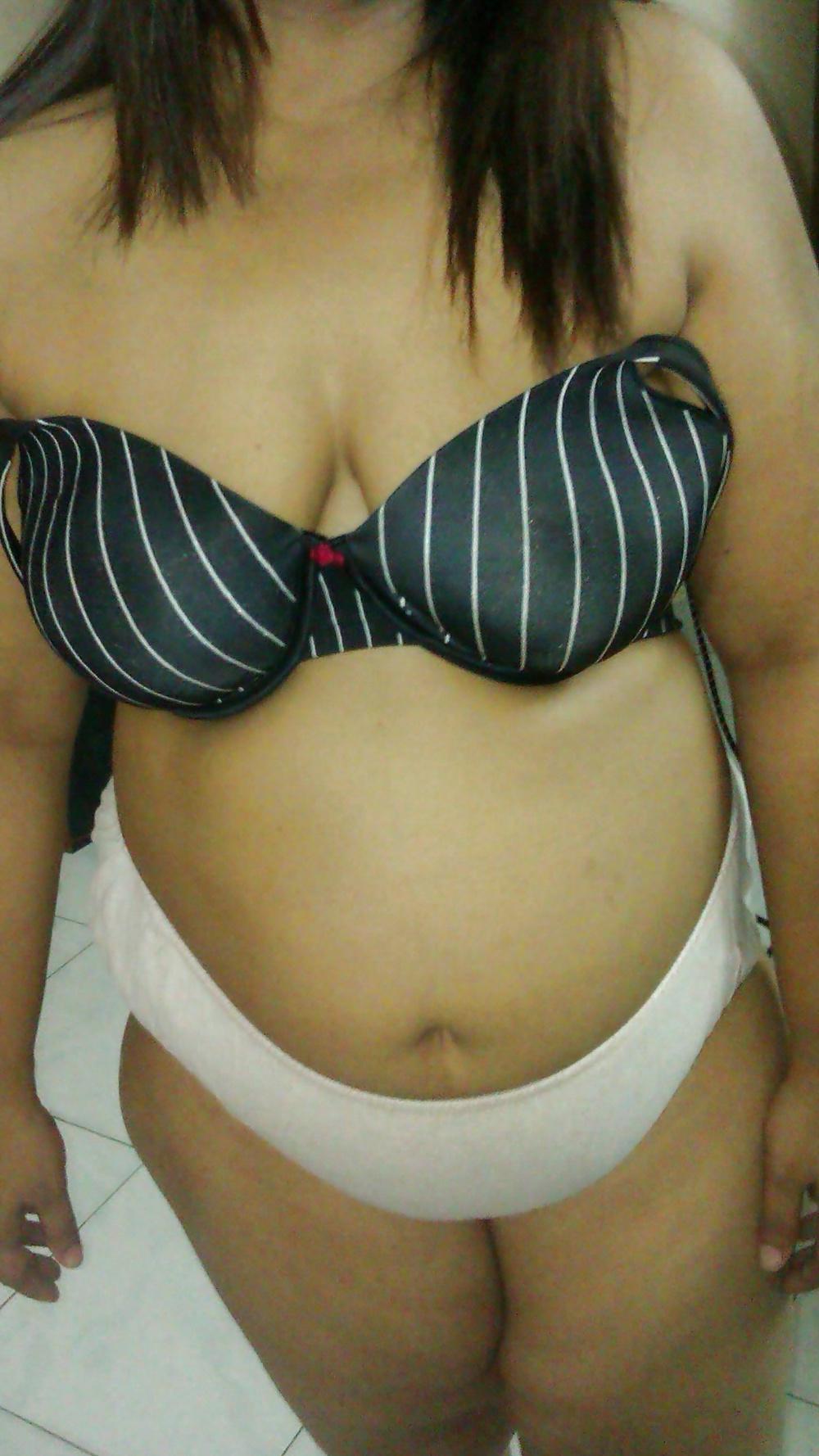 9P Indian wife bra wear