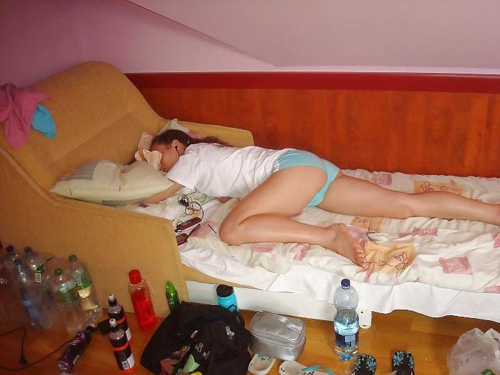 4P Fb sluts feet to cum on