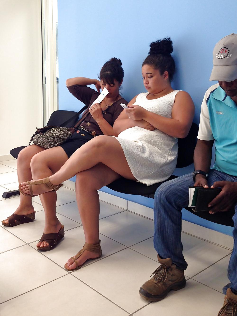 6P Reunionnaises in waiting room - 974