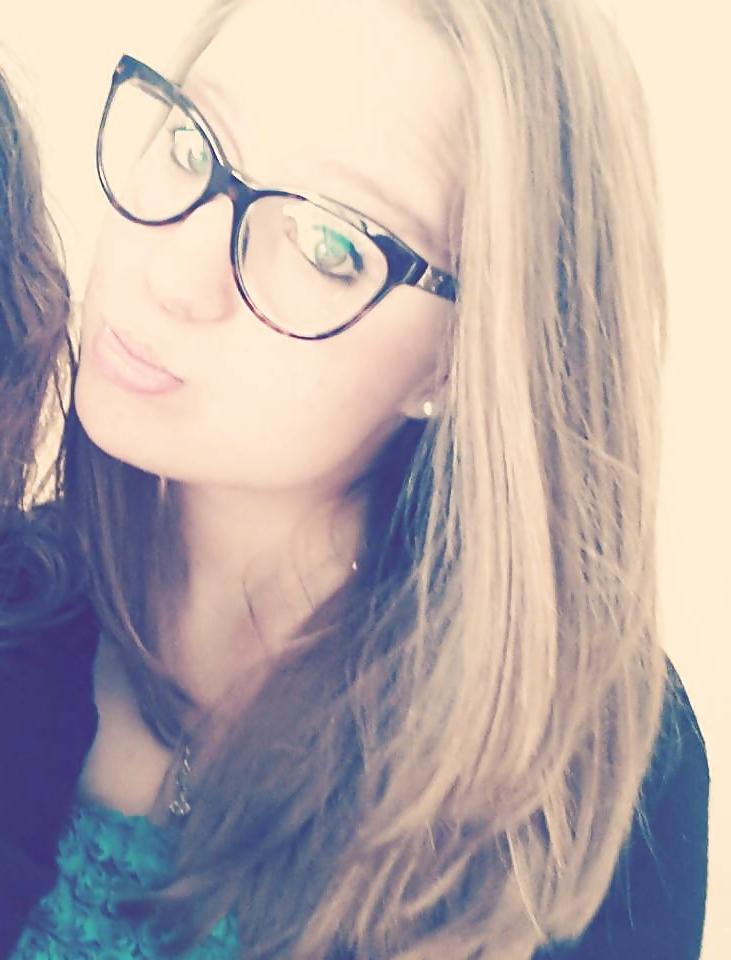 10P Nadyne - Short And Cute Tease Who Likes Me 