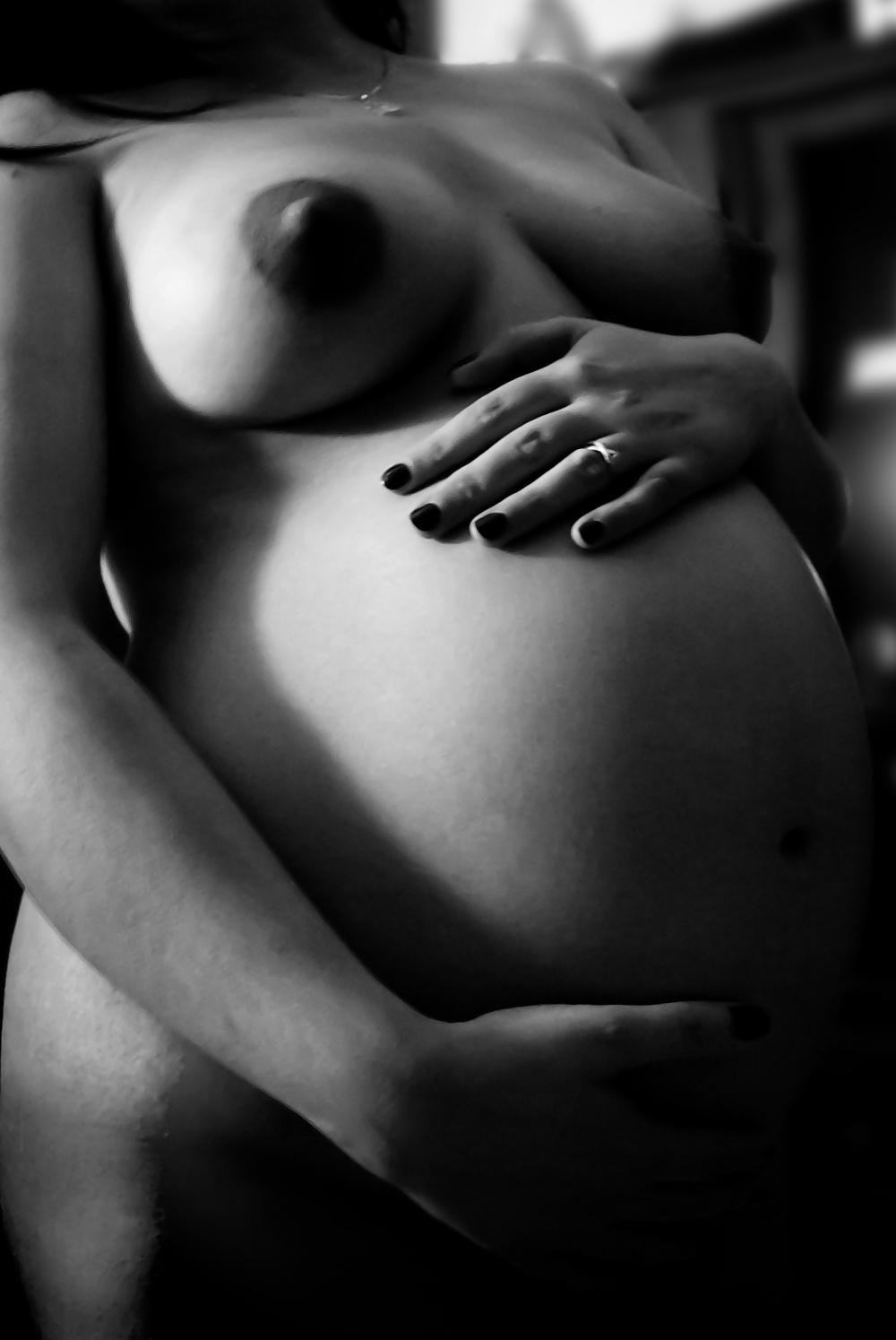 6P My pregnant wife hairy and shaved, pussy and tits
