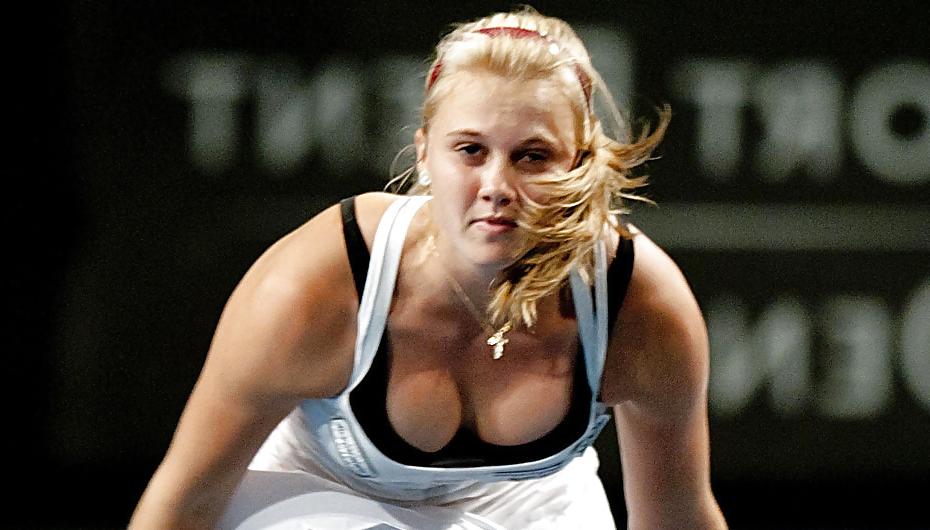 8P Malou Ejdesgaard sexy tennisplayer