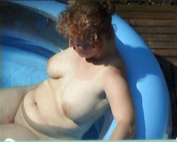 20P Chubby ex girlfriend nude in the pool