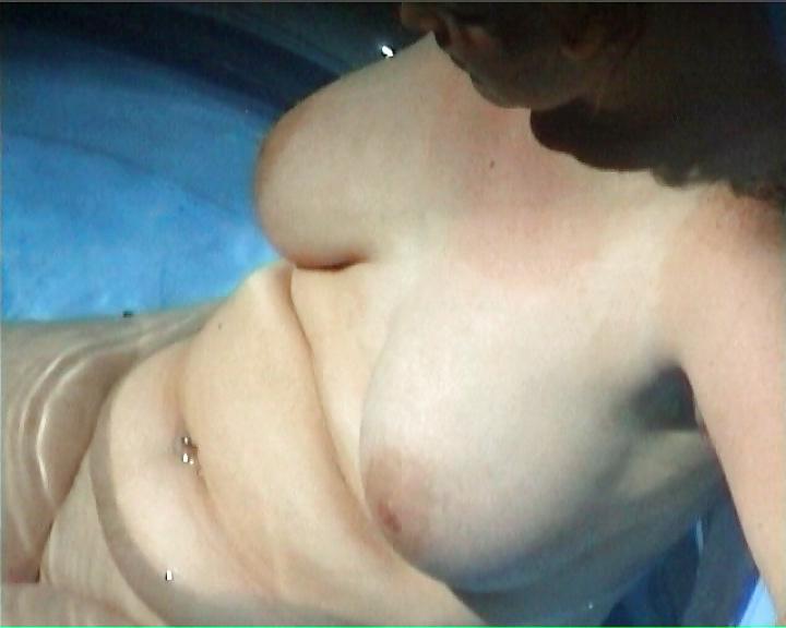 20P Chubby ex girlfriend nude in the pool