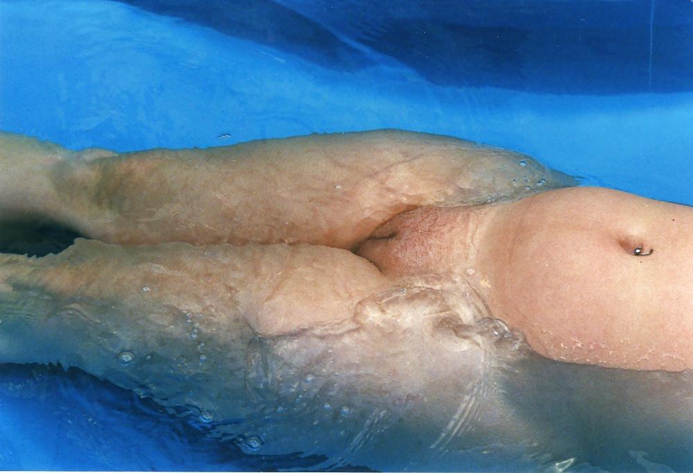 20P Chubby ex girlfriend nude in the pool