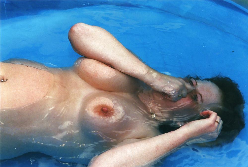 20P Chubby ex girlfriend nude in the pool