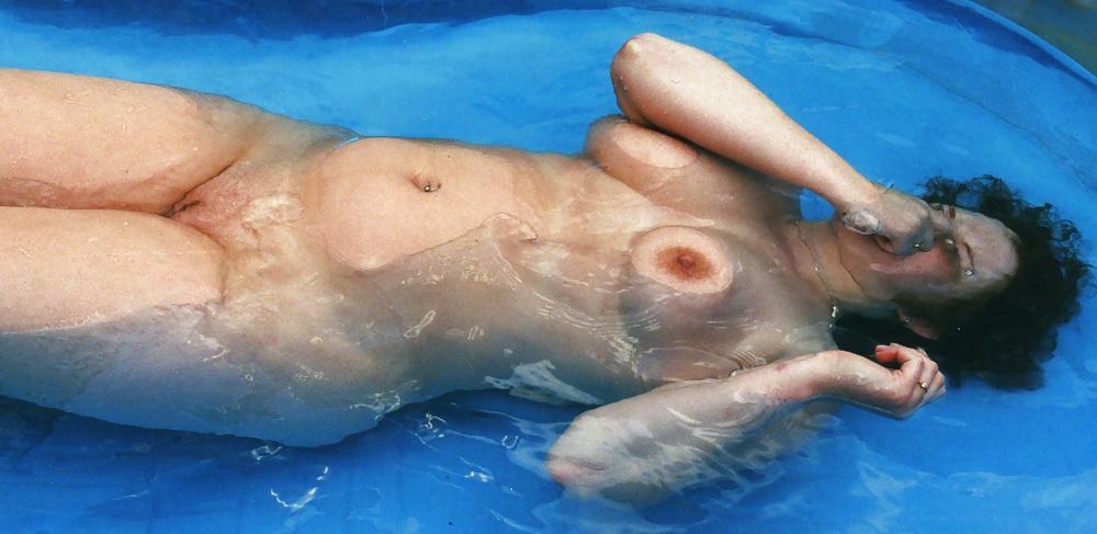 20P Chubby ex girlfriend nude in the pool