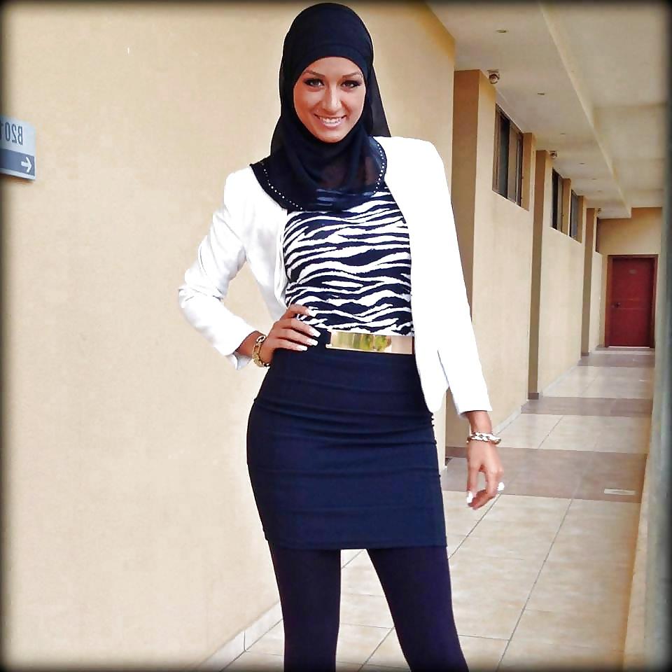 13P Sexy hijabi girl  -  Cum  on  her