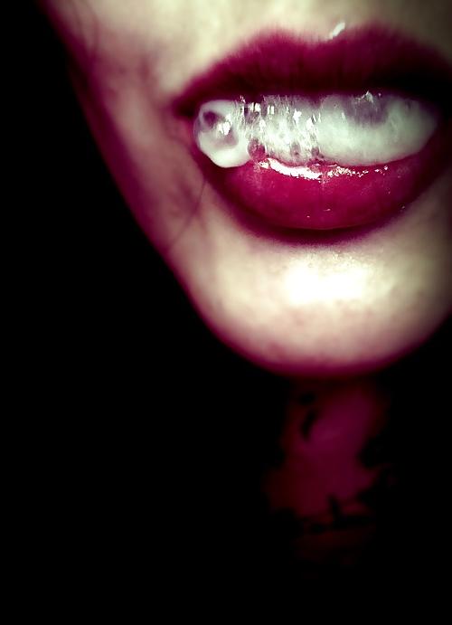 15P Mouth Cumshot Close ups