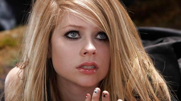 19P Avail Lavigne the motherfucking princess