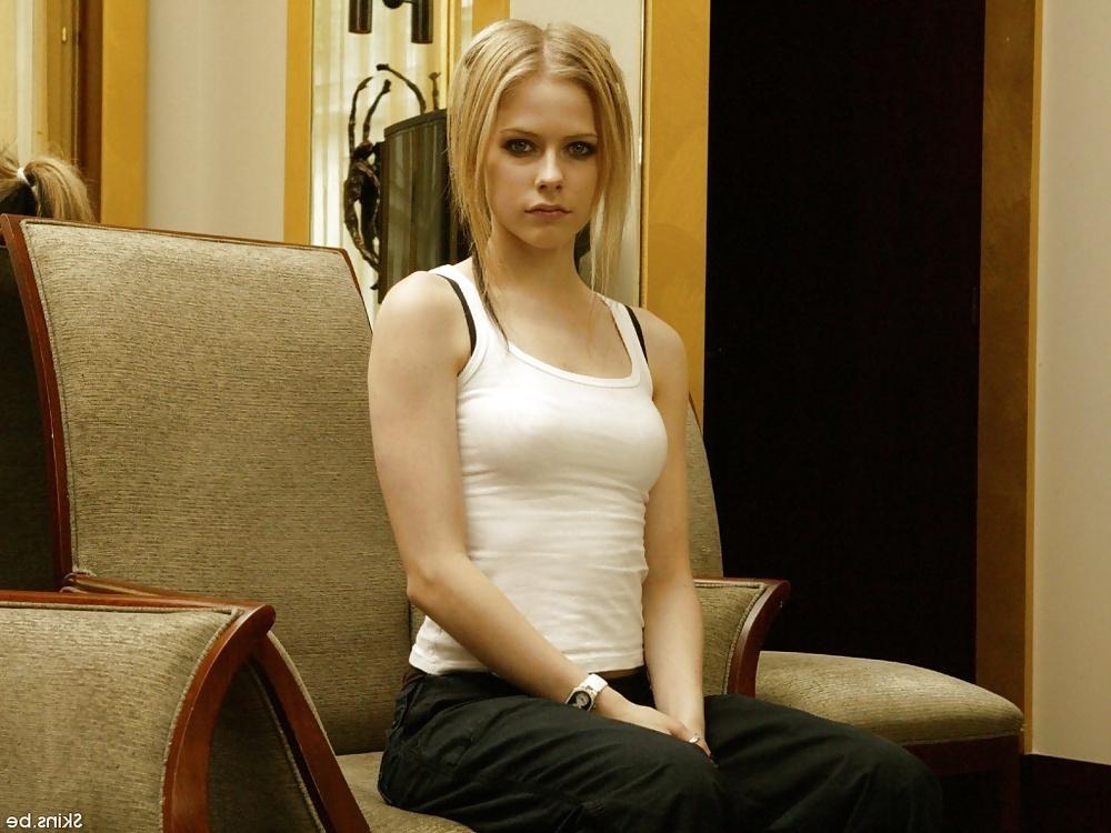 19P Avail Lavigne the motherfucking princess