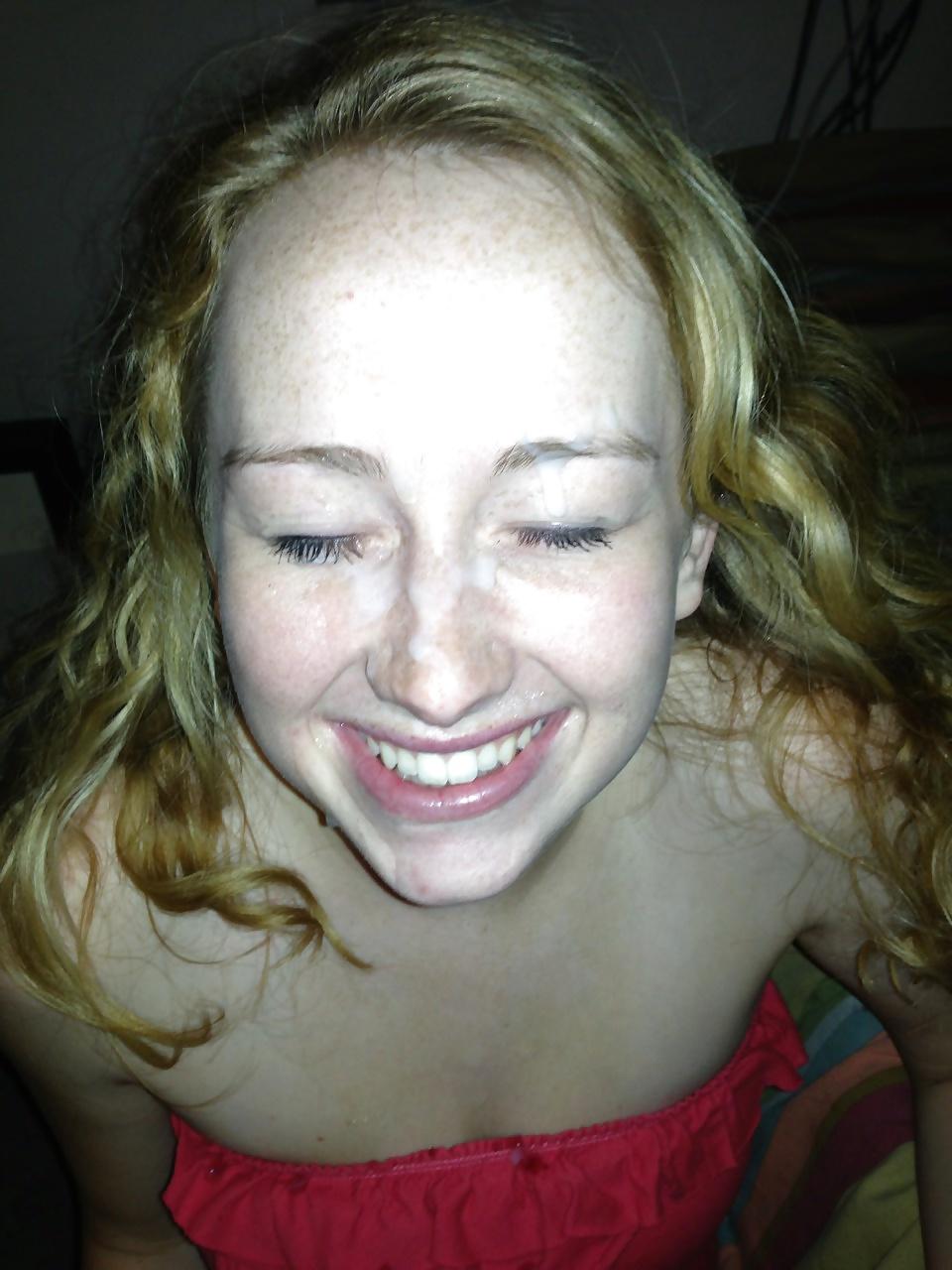 25P Cumshot Expression Smile with teeth