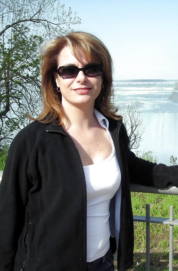 25P Pics of my mom from her computer please cum on her