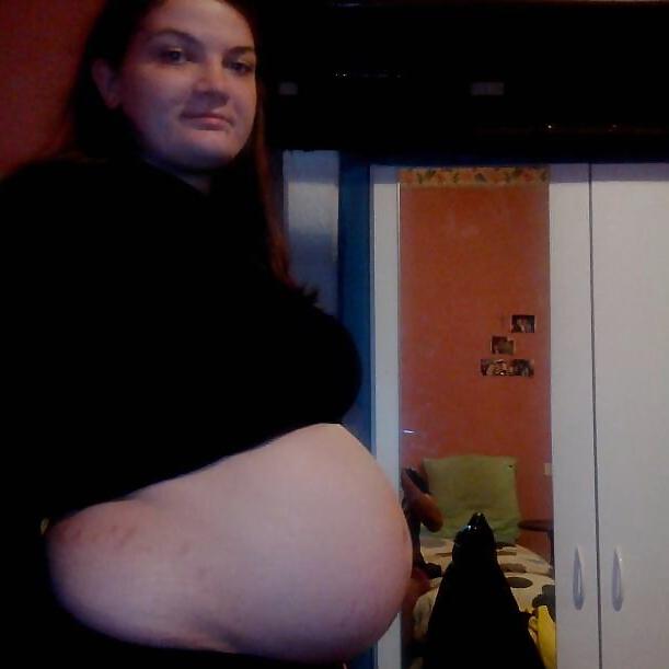 9P Elodie K enceinte - pregnant