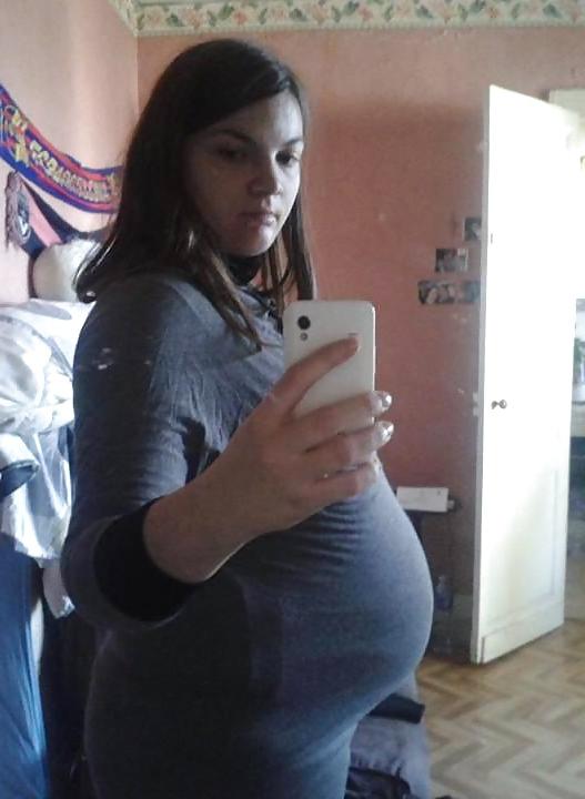 9P Elodie K enceinte - pregnant