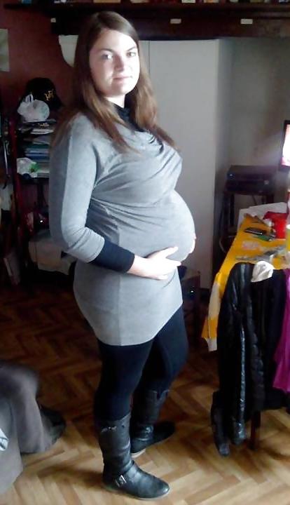 9P Elodie K enceinte - pregnant