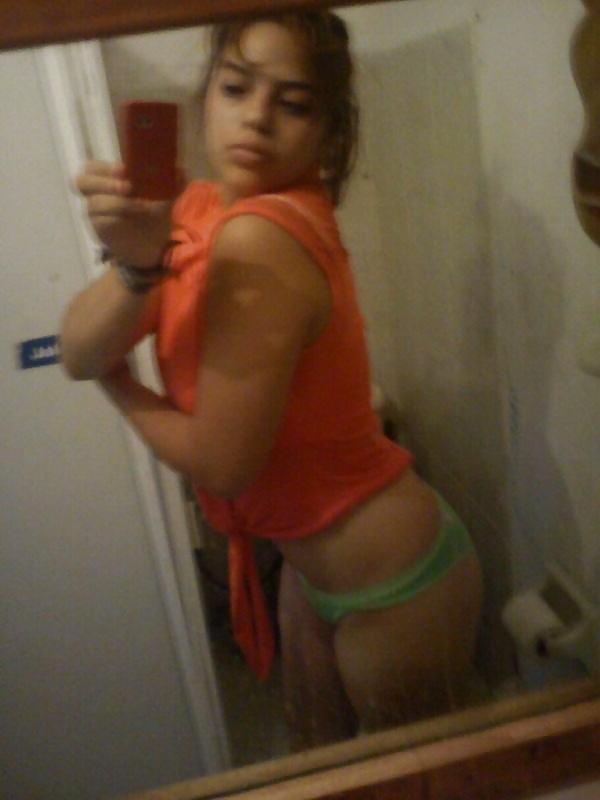 13P Mexican slut selfie